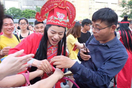唐伯虎发红包.jpg