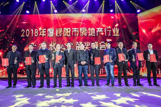 晚会1.jpg